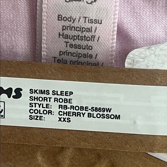 SKIMS Cherry Blossom Short Robe - Picture 6 of 7